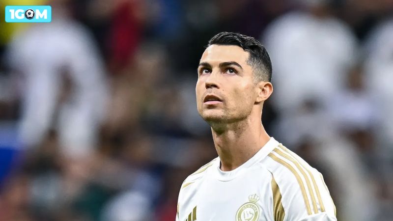 Cristiano Ronaldo với mức lương 275 triệu USD