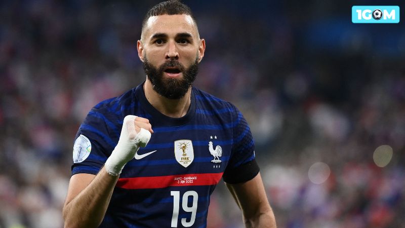 Karim Benzema nằm trong danh sách top lương cầu thủ cao nhất thế giới